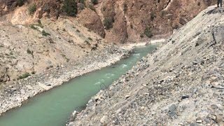 Artvin'de serinlemek için nehre giren genç kayboldu