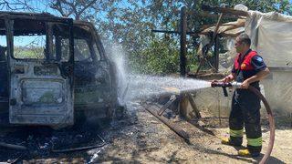 Muğla'da park halindeki minibüsten sazlığa sıçrayan yangın söndürüldü