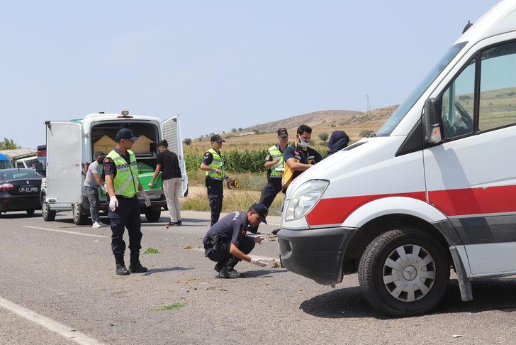 Balıkesir'de otomobil ile çarpışan motosikletin 90 yaşındaki sürücüsü öldü G3