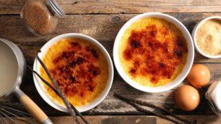 Krem Brüle (Creme Brulee) tarifi nasıl yapılır? Klasik Fransız  tatlılarının en sevileni Krem Brüle yapımı!