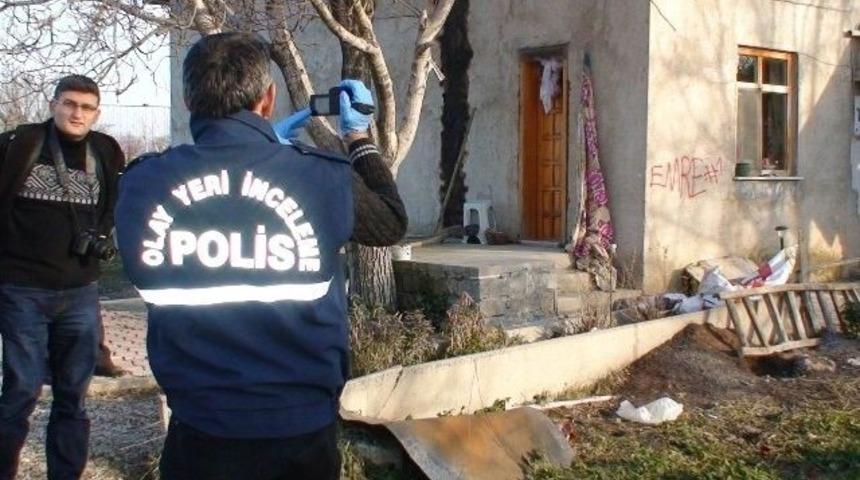 Yaşlı &ccedil;ift sobadan sızan gazdan zehirlendi