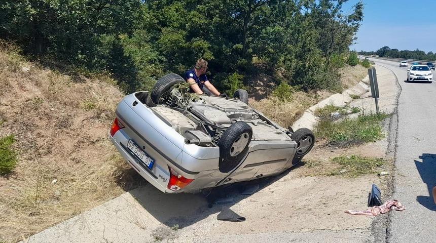 Eskişehir'de devrilen otomobildeki 2 kişi öldü, 2 kişi yaralandı