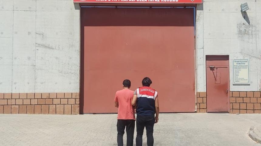 Cezaevi firarisi apartman boşluğunda yakalandı