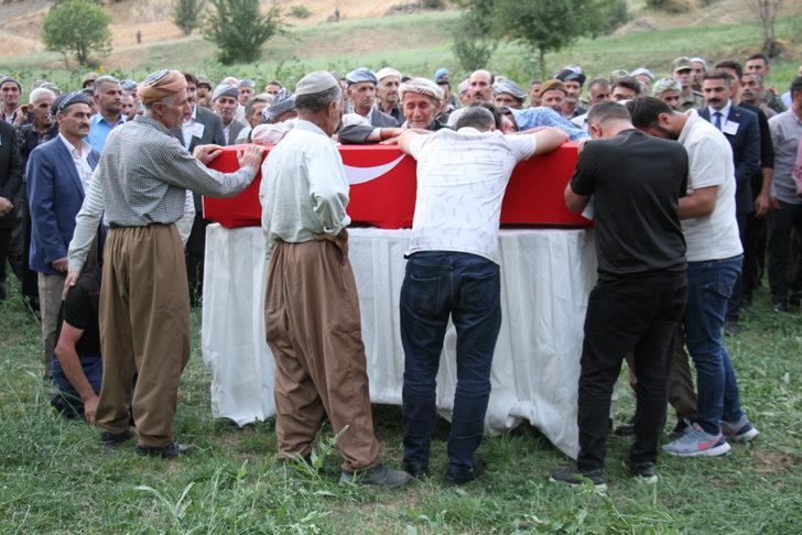 Pençe-Yıldırım Harekatı'nda şehit olan güvenlik korucuları son yolculuklarına uğurlandı G4