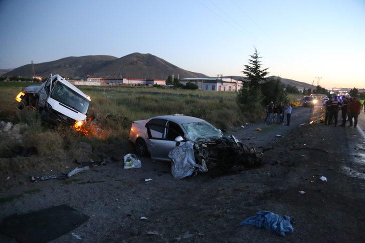 Nevşehir'de iki otomobille kamyonetin çarpıştığı kazada 5 kişi yaralandı G1