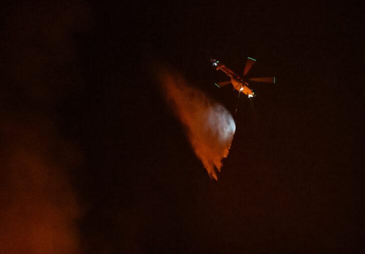 GÜNCELLEME 3 - Aydın'da çıkan orman yangınına müdahale ediliyor G3