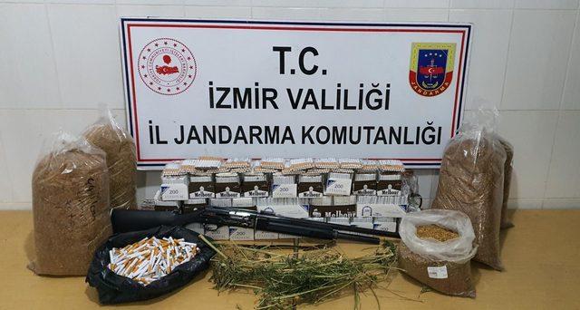 İzmir'de uyuşturucu operasyonunda 3 şüpheli gözaltına alındı