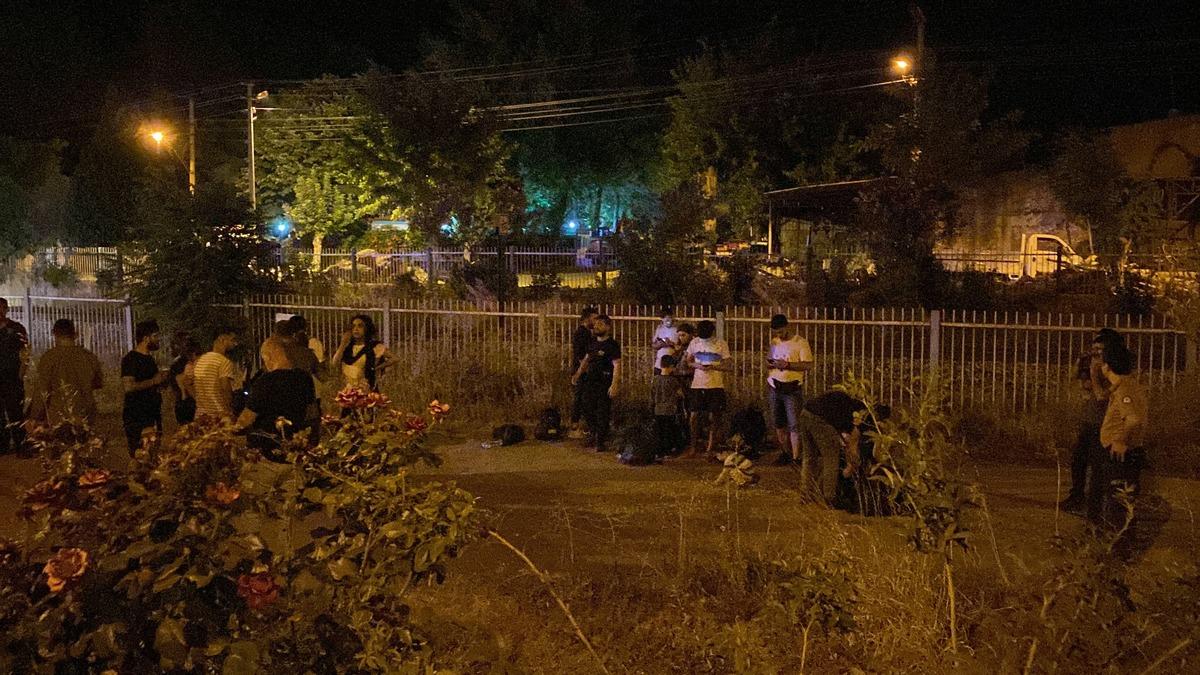 Aydın'da kamyonun kasasında 70 d&uuml;zensiz g&ouml;&ccedil;men yakalandı