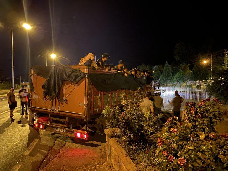 Aydın'da kamyonun kasasında 70 düzensiz göçmen yakalandı G3