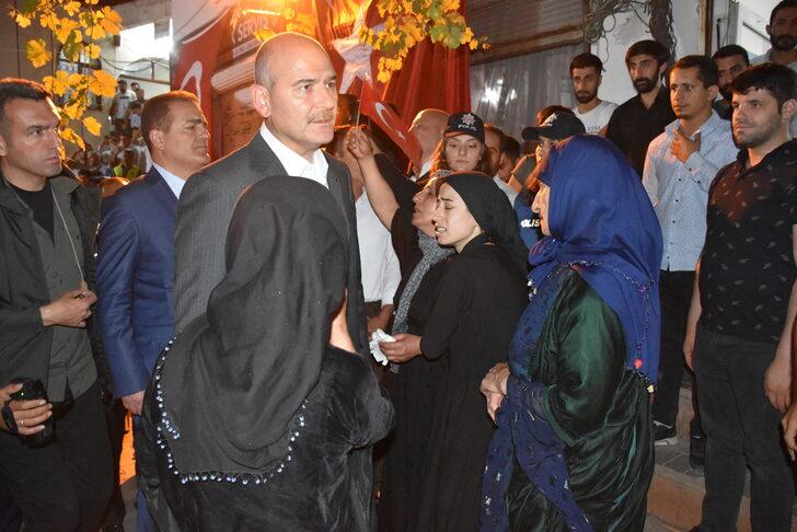 İçişleri Bakanı Soylu, şehit güvenlik korucularının ailelerine taziye ziyaretinde bulundu: G1