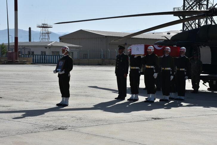 Pençe-Yıldırım Harekatı'nda şehit olan asker için Hakkari'de tören düzenlendi G4