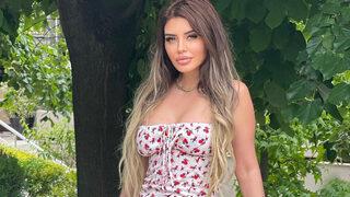 Ebru Polat pembe mayolu pozuyla parmak ısırttı! Bu kadar açma ayıp