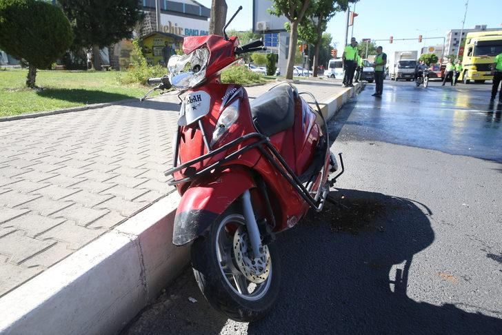 Şanlıurfa'da 2 kişinin öldüğü trafik kazası araç kamerasına yansıdı G2