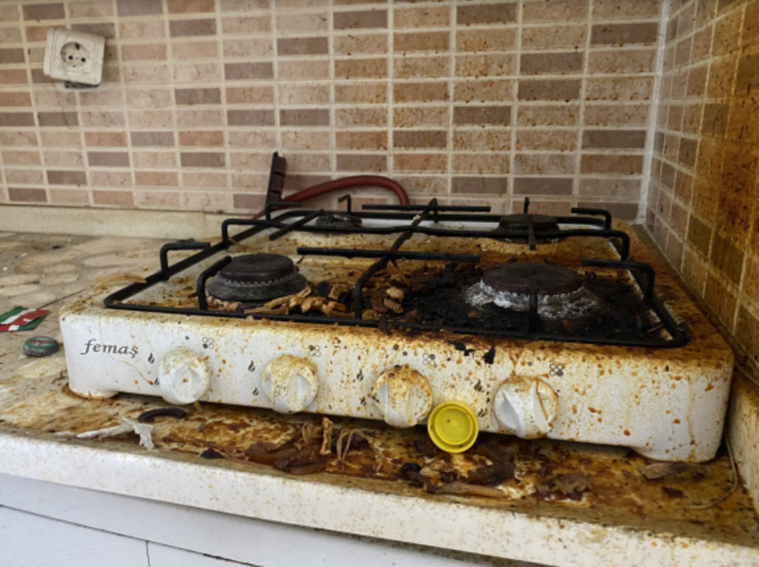 Teyzesi tarafından alıkonulmuştu! İşte k&uuml;&ccedil;&uuml;k &ccedil;ocuğun yaşadığı o dehşet evi