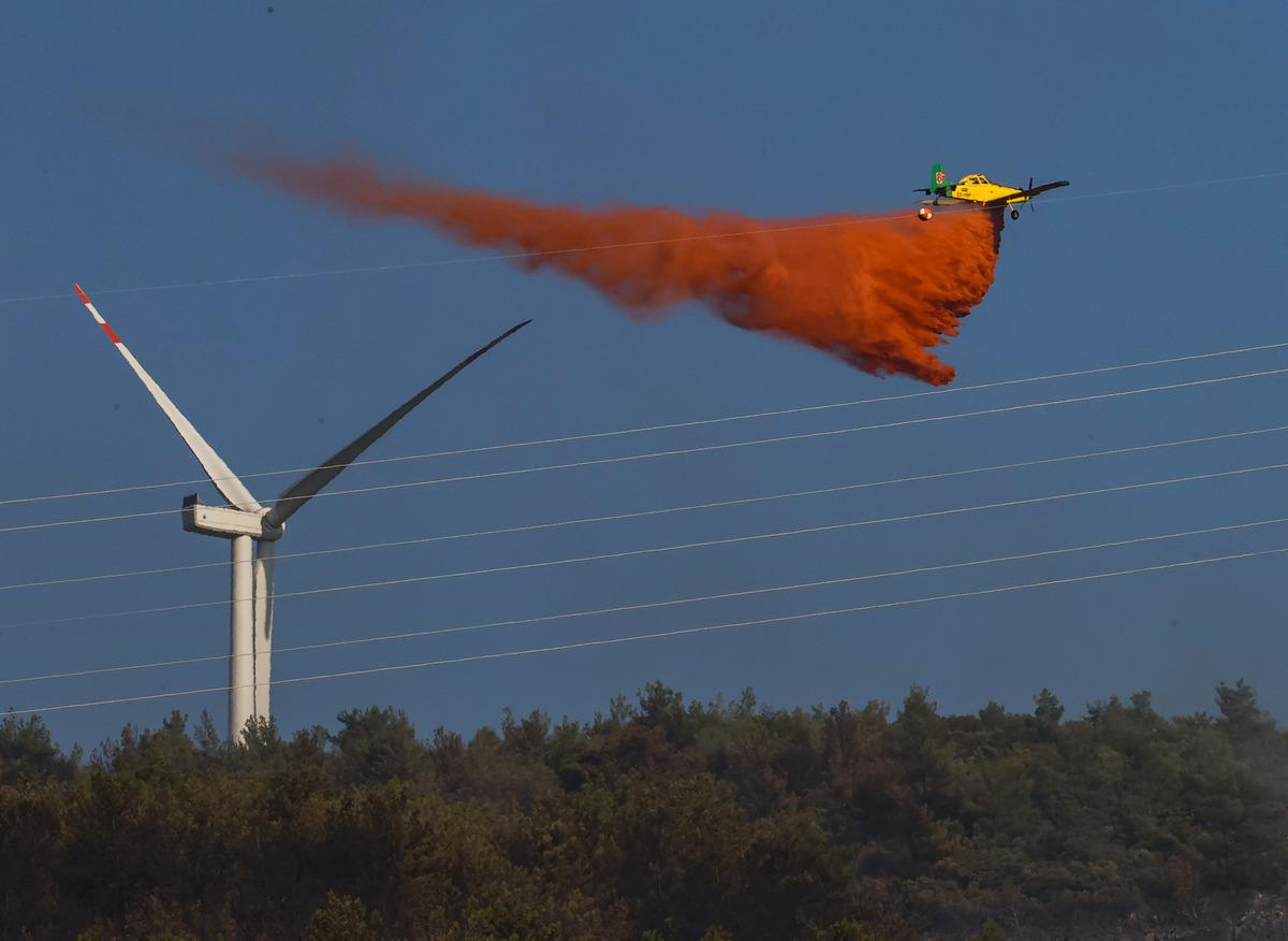 G&Uuml;NCELLEME 2 - Aydın'daki orman yangını kontrol altına alındı