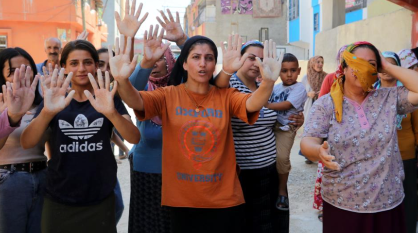 Bu mahallede yaşayanlar cama ve kapıya çıktıkları an kabusu yaşıyor! İsyan ettiren olay: Biz üvey evlat mıyız?