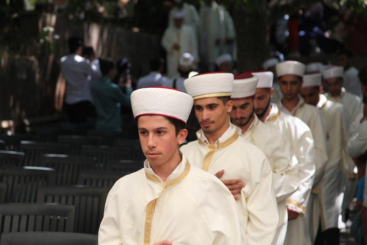 Ahlat'ta hafızlık eğitimini tamamlayan 83 öğrenci için tören düzenlendi G1