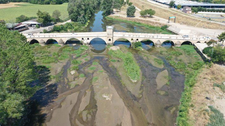 Edirne'de sıcak hava nedeniyle debisi düşen Tunca ve Meriç nehirleri dip seviyede akıyor G3