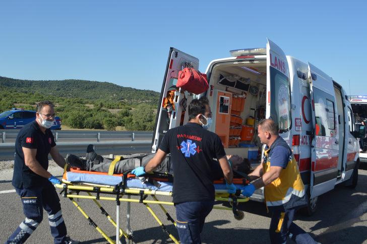 Kütahya’da işçi servisinin devrilmesi sonucu 11 kişi yaralandı G3