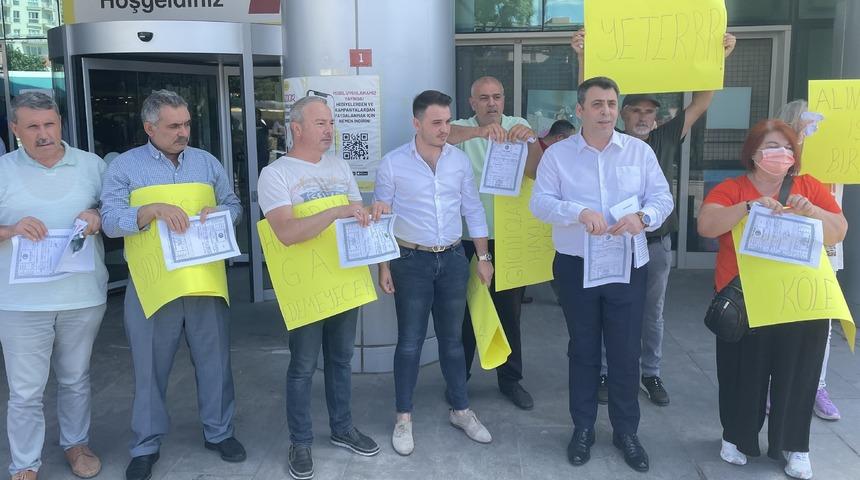 Esenyurt'ta AVM işletmesi, mülk sahiplerince protesto edildi