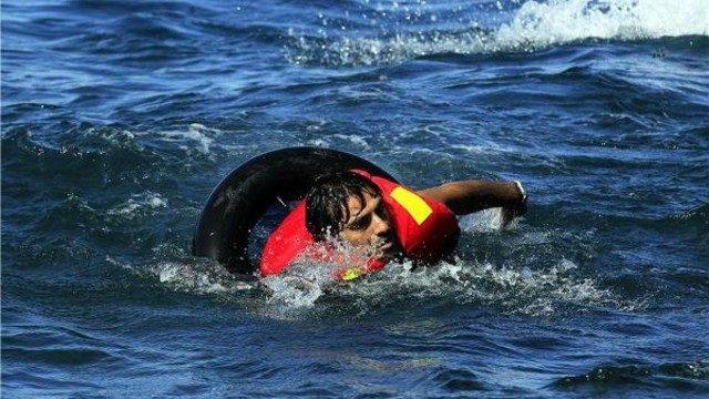 Ege'de kaçak teknesi battı: 34 kişi öldü