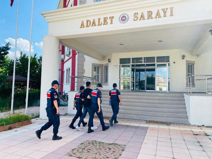 Kendisini jandarma olarak tanıtarak dolandırıcılık yapan kişi tutuklandı G2