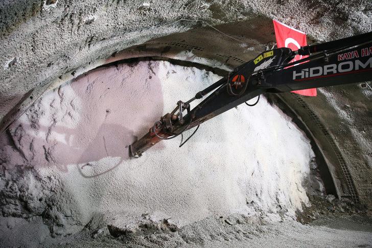 Bakan Karaismailoğlu, Akçatepe Tüneli Işık Görme Töreni'ne katıldı: G4