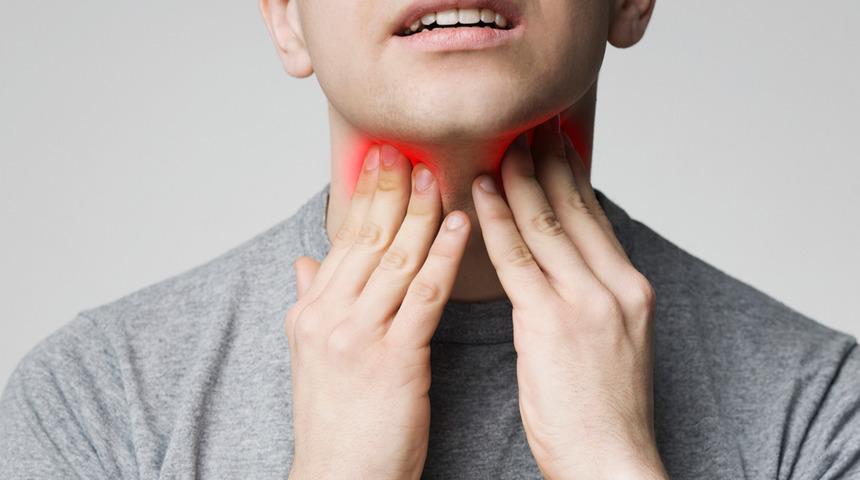 Bademcik şişmesine ne iyi gelir, evde doğal ve bitkisel yollardan nasıl geçer? Bademcik şişmesine iyi gelen şeyler nelerdir?