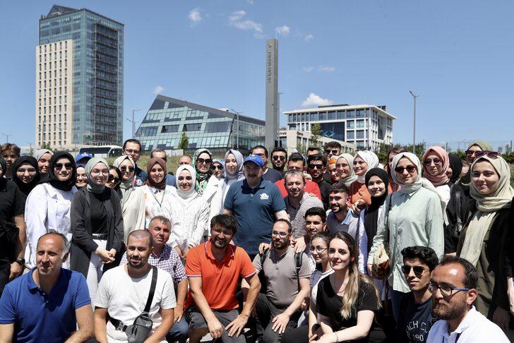 Bakan Varank, TEKNOFEST Robotaksi Binek Otonom Araç Yarışması'na katılan araçları inceledi: G4