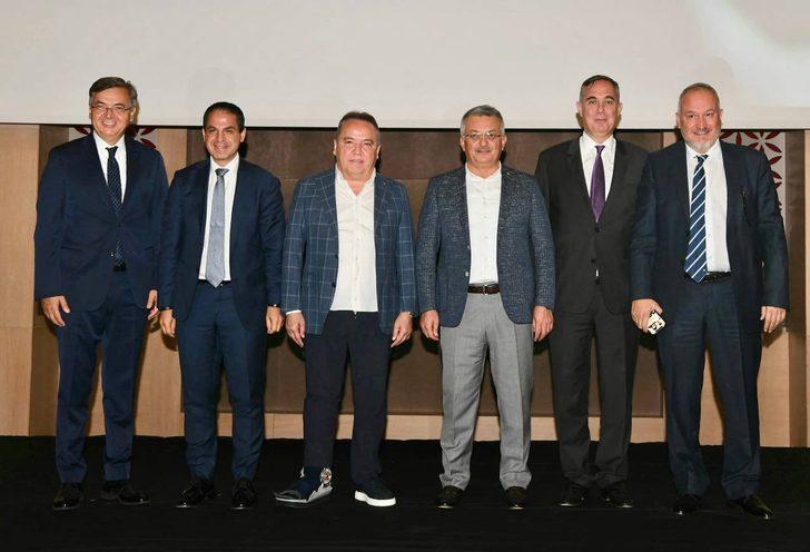 Antalya salgın sonrası günlük yabancı turist rekorunu kırdı G1