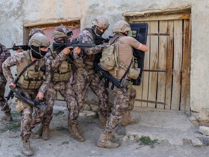 Van'da 14 düzensiz göçmen yakalandı G1