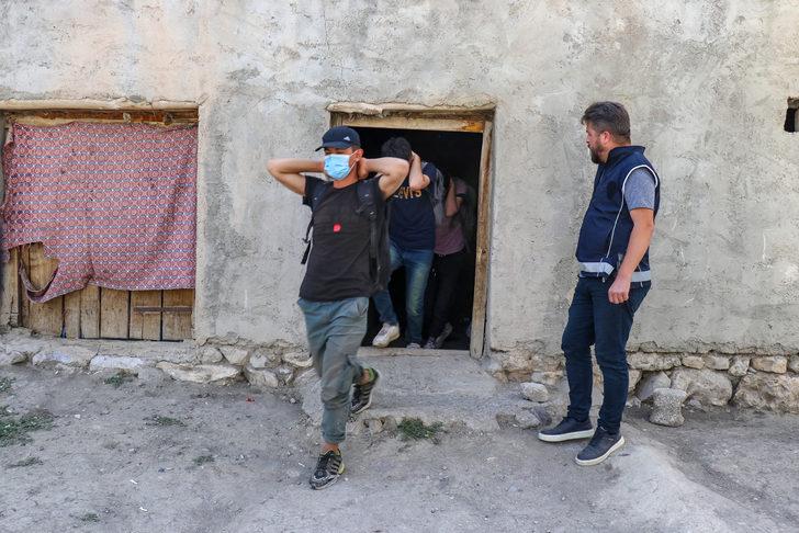 Van'da 14 düzensiz göçmen yakalandı G4