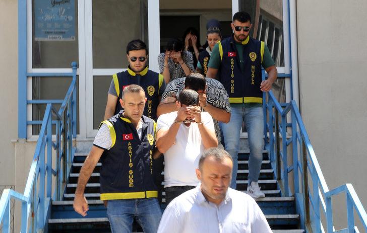Muğla'da evden ziynet eşyaları çaldıkları iddiasıyla 5 şüpheli yakalandı G2