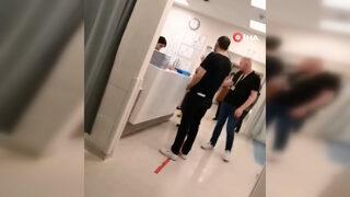 Doktor, sağlık çalışanlarına 'beyaz kod' verdiler diye fırça attı! Tepki çeken sözler: 'Kafanıza göre polis çağırıyorsunuz...'