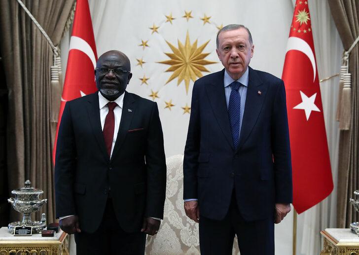 Kongo Demokratik Cumhuriyeti'nin Ankara Büyükelçisi Rashidi, Cumhurbaşkanı Erdoğan'a güven mektubu sundu G3