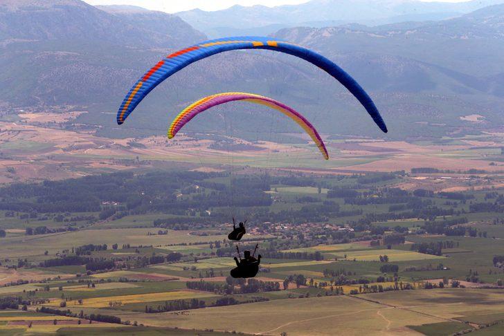Türkiye Yamaç Paraşütü Mesafe Şampiyonası Tokat'ta başladı G4