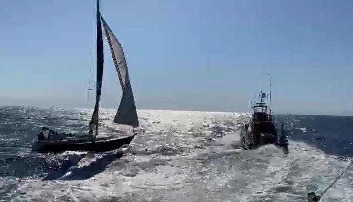 GÜNCELLEME - Tekneye taciz girişiminde bulunan Yunan botunu Türk Sahil Güvenlik botu uzaklaştırdı G2