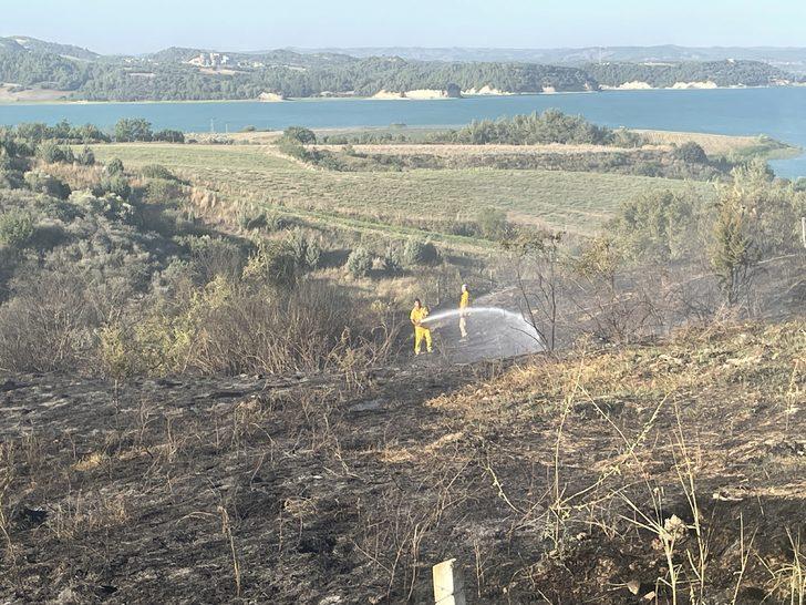 Adana'da çalılıkta çıkan yangın ormana sıçramadan kontrol altına alındı G4