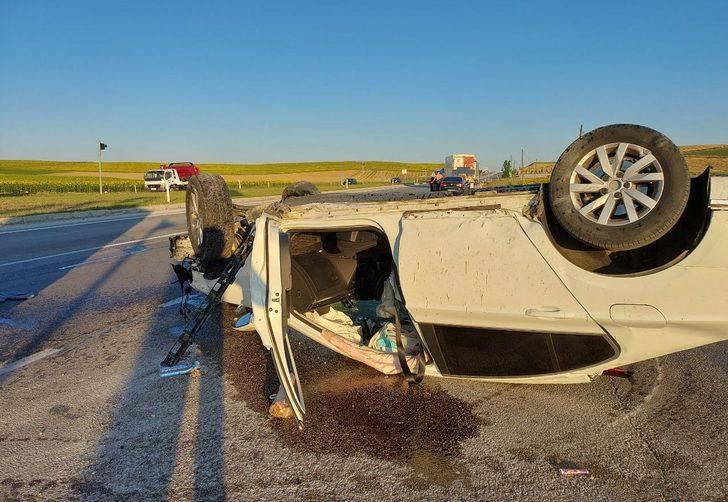Çorum'da iki otomobilin çarpıştığı kazada 4 kişi yaralandı G4