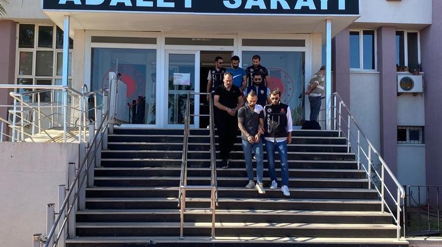 Balıkesir'de uyuşturucu operasyonunda yakalan 5 şüpheliden 3'ü tutuklandı