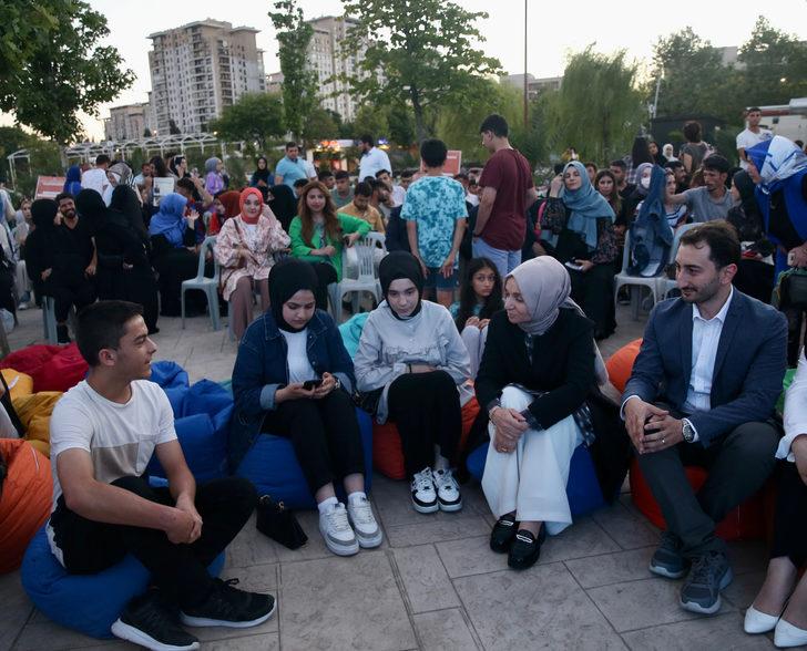 AK Parti Genel Başkan Yardımcısı Usta, Esenler'de gençlerle bir araya geldi G2