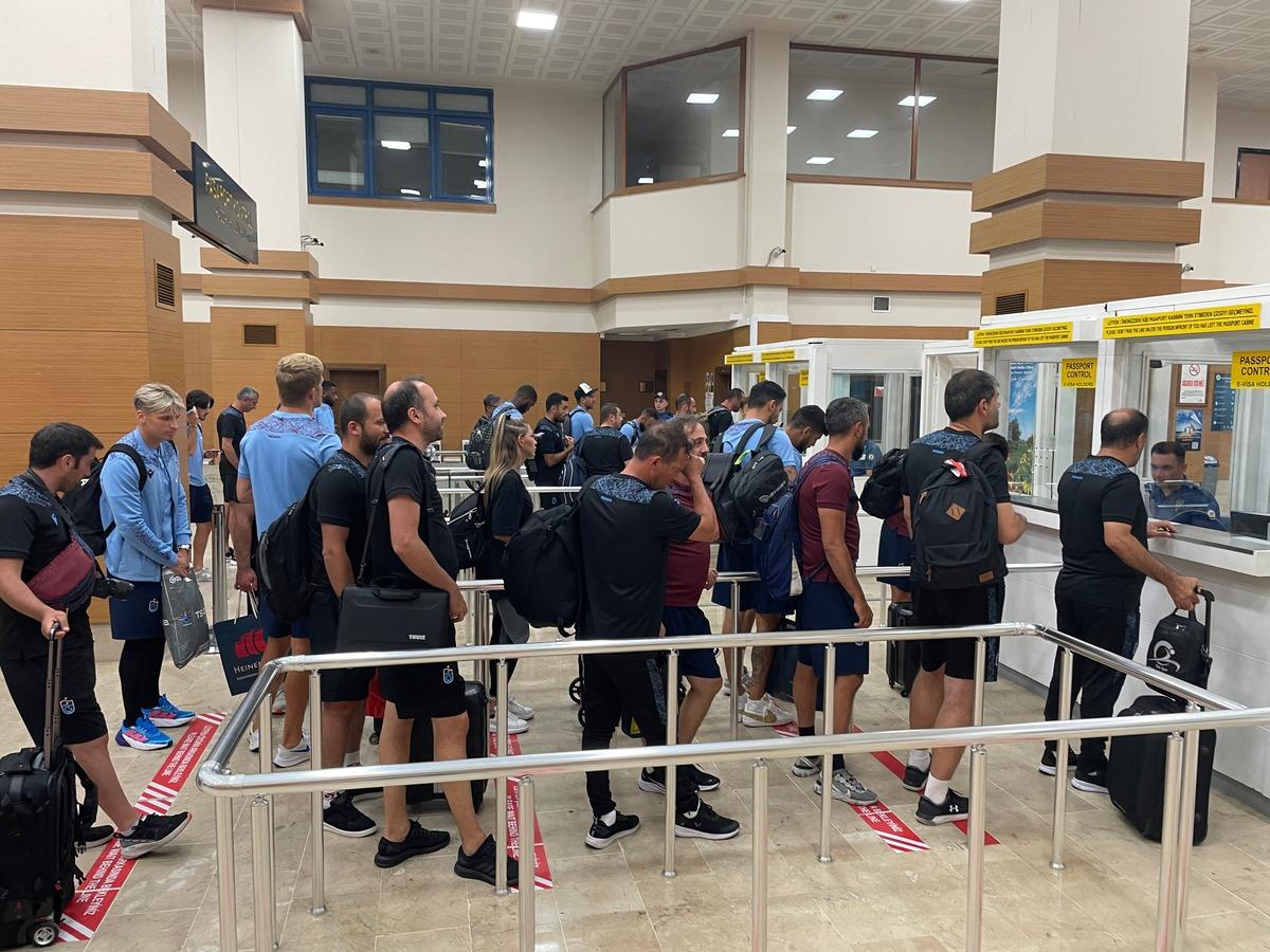 Trabzonspor, yurt dışı kampını tamamlayarak kente d&ouml;nd&uuml;