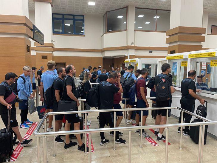 Trabzonspor, yurt dışı kampını tamamlayarak kente döndü G1