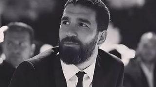 Son dakika spor haberi: Arda Turan'dan gece yarısı bombası!  Galatasaray'a yük olduğumu düşünüyorum dedi ve... 