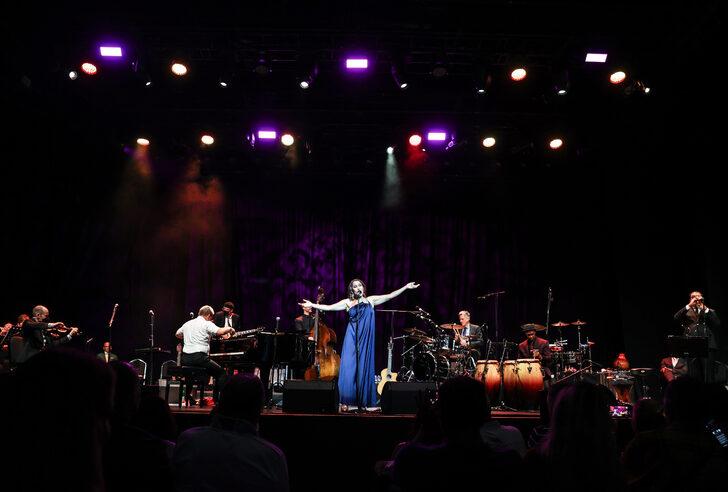 Pink Martini İstanbul'da konser verdi G4