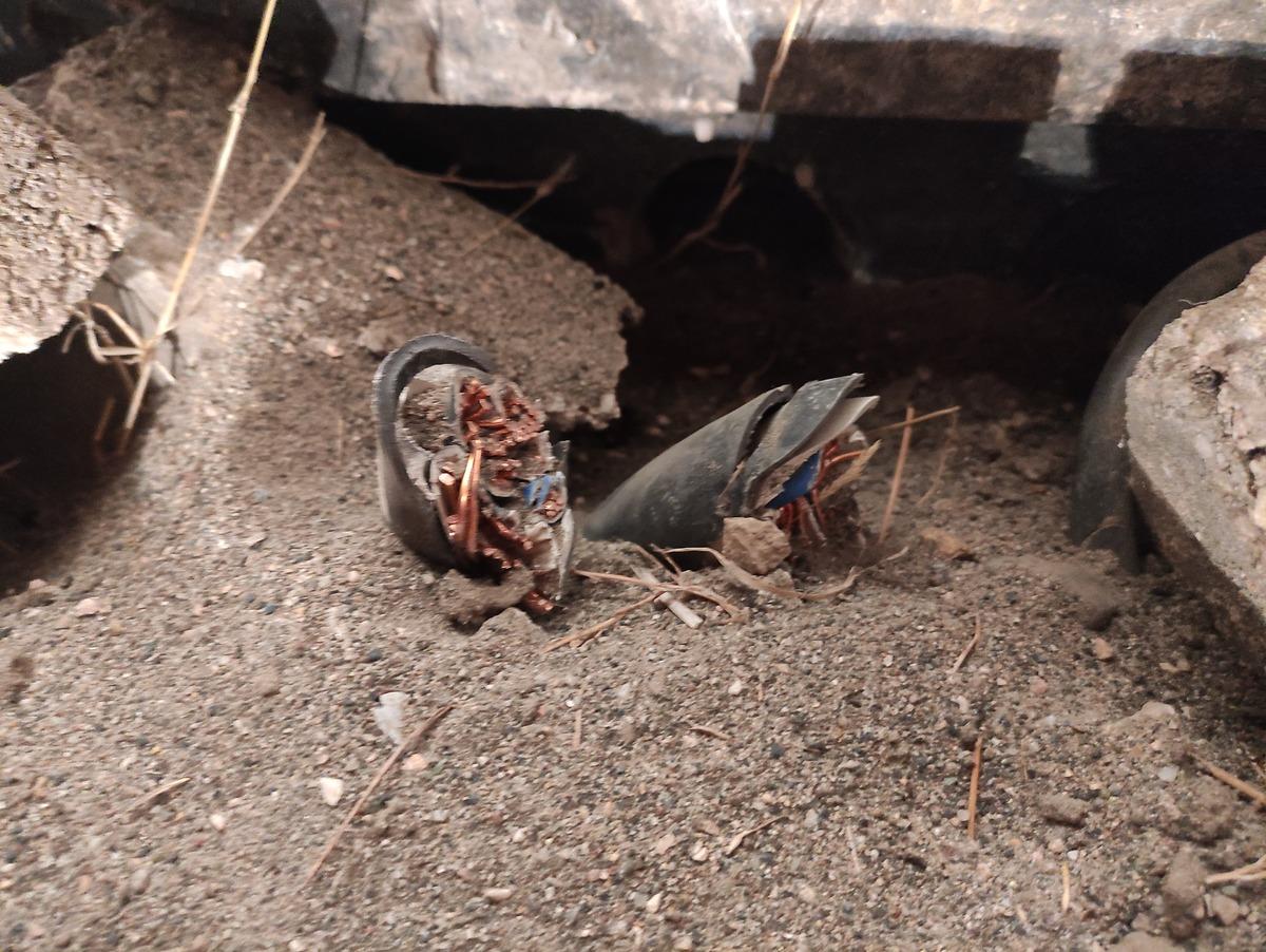 Osmaniye'de trafonun kablolarının &ccedil;alınması nedeniyle &ccedil;ok sayıda ev karanlıkta kaldı