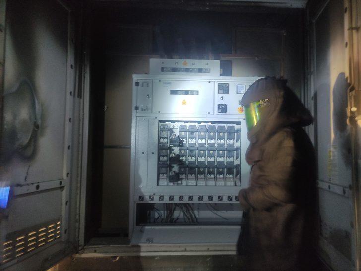 Osmaniye'de trafonun kablolarının çalınması nedeniyle çok sayıda ev karanlıkta kaldı G4