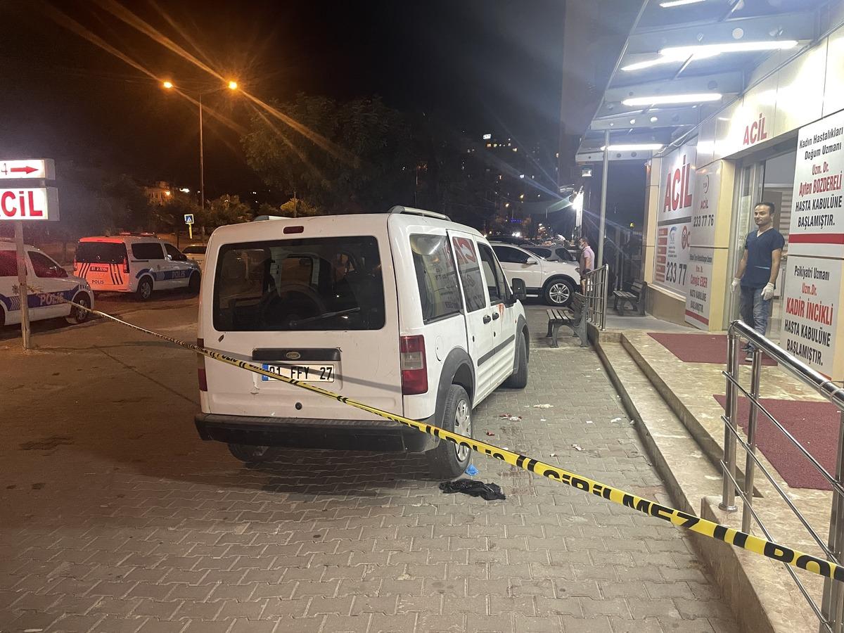 Adana'da otomobile silahla ateş a&ccedil;ılması sonucu 1 kişi ağır yaralandı