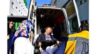 Veli, okul müdürünü hastanelik etti