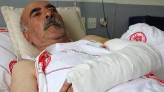 Muhtar, 72 yaşındaki köylüyü sopayla dövdü